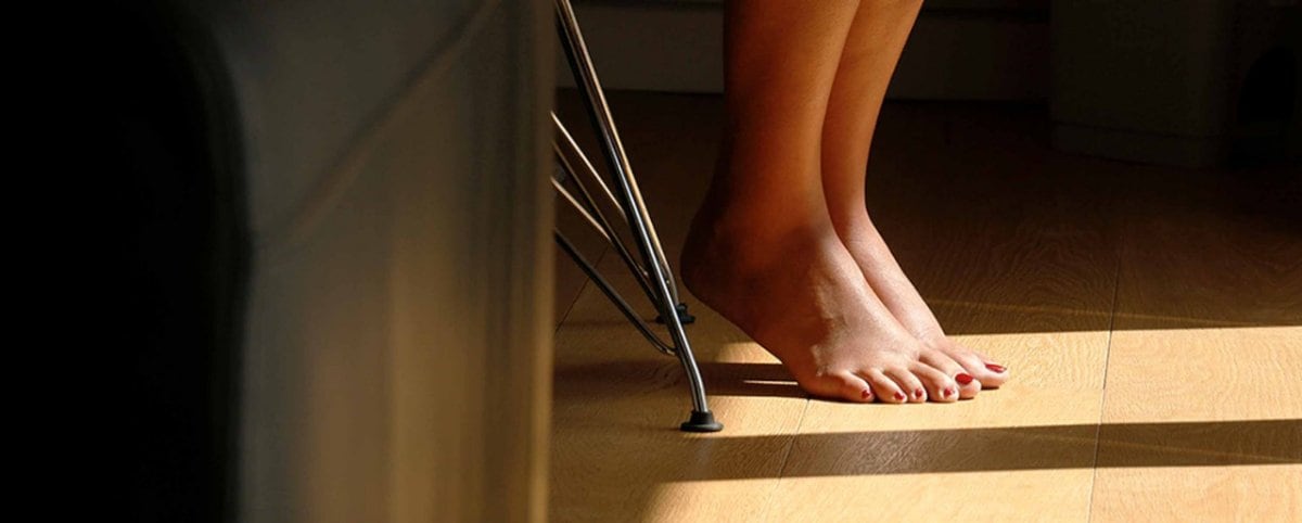 Here's What the Color of Your Toenails Mean
