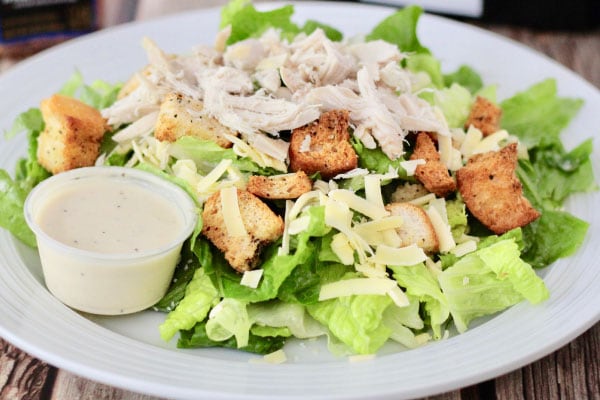 Photo of a chicken salad with croutons 